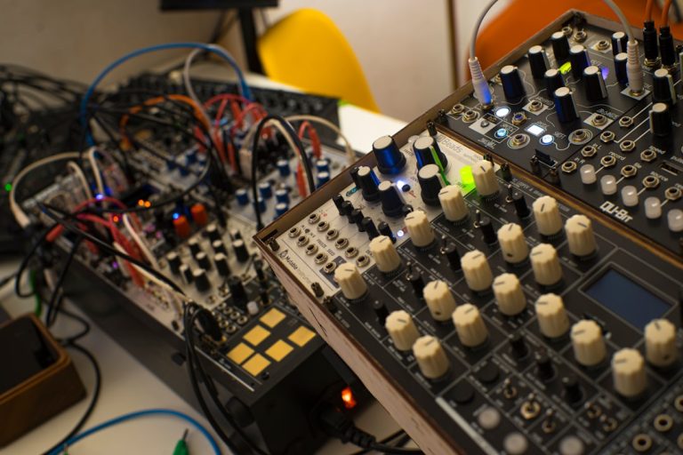 Photo Neural Synthesizer